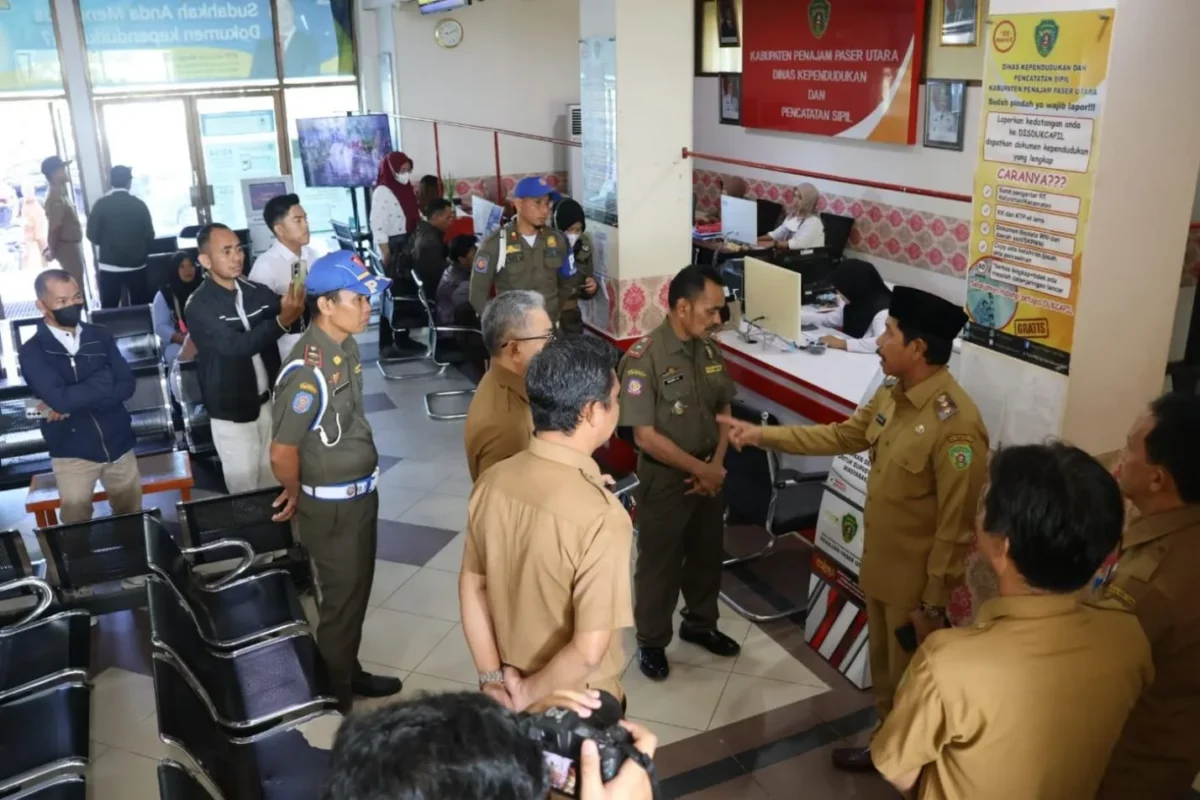 Perbaiki Layanan dan Disiplin Pegawai, Wakil Bupati Waris&hellip;