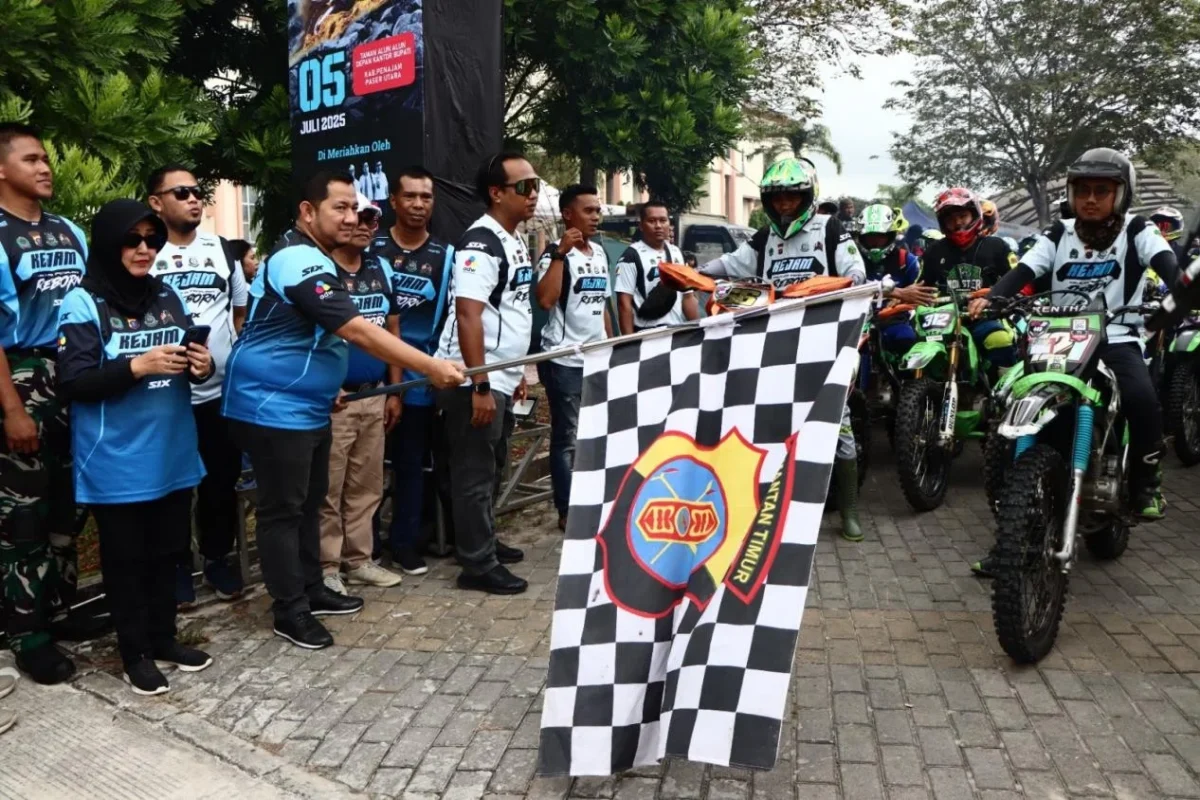 Ratusan Rider Meriahkan HUT Bhayangkara ke-79 di PPU