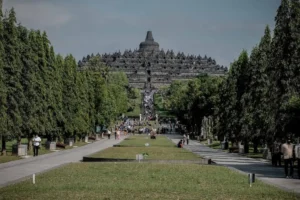 Pemerintah Diminta Pertahankan Stairlift di Candi Borobudur