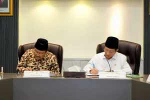 Mensos dan Menag Tanda Tangani MoU Sukseskan Sekolah Rakyat