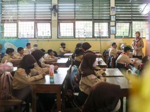 Peringatan Hardiknas, DPR: Kualitas Siswa dan Kesejahteraan Guru Masih Jadi PR