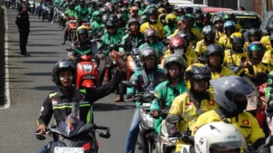 Ketimpangan Relasi Kerja Ojol dan Pelanggaran Hak Pekerja