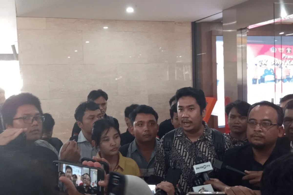 3×24 Jam Tidak Digubris, Masyarakat Laporkan Pemagaran Laut&hellip;