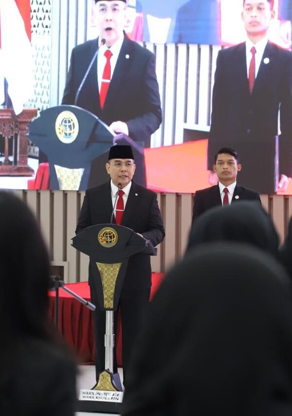 Lantik Pejabat Pengawas dan Fungsional, Wamen Ossy: Ujung&hellip;