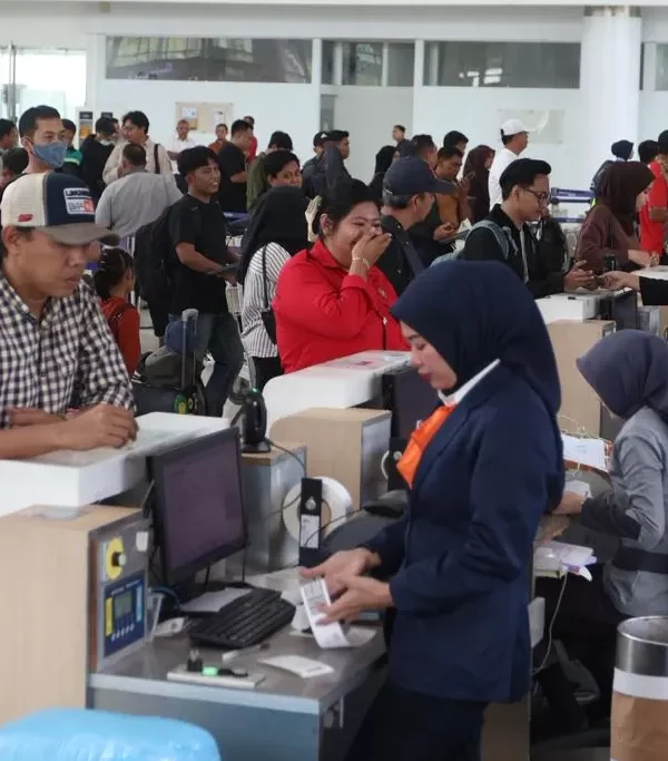 Mudik Kaltim Padat: Bandara dan Pelabuhan Diserbu, Darat&hellip;