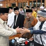 Presiden Prabowo Subianto bertemu kiai dan tokoh organisasi Islam di Istana Kepresidenan Jakarta membahas geopolitik global.