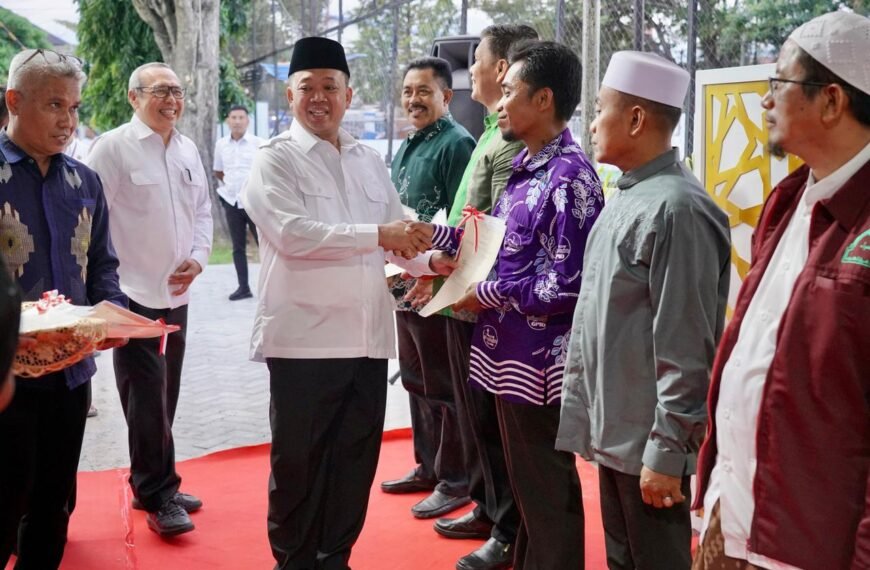 Percepat Sertipikasi Tanah Wakaf, Menteri ATR/Kepala BPN Serahkan&hellip;