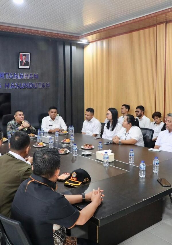 Kunjungi Kantah Kabupaten Humbang Hasundutan, Wamen Ossy Tekankan&hellip;