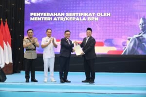 Serahkan Sertipikat Hak Pakai untuk Lemhannas&hellip;