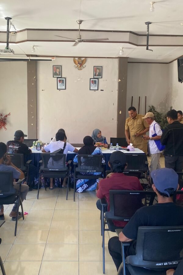 Kantor Pertanahan PPU Serahkan Sertipikat PTSL Desa Bukit&hellip;