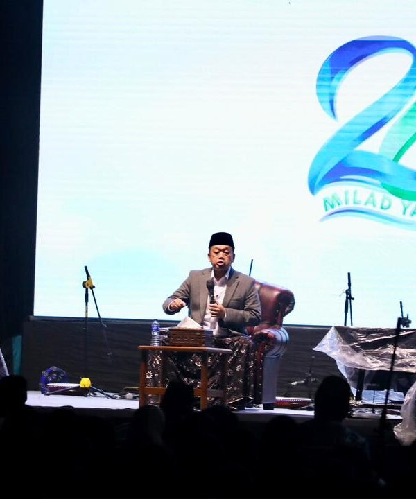 Hadiri Milad ke-26 YASPIDA, Menteri Nusron: Santri Harus&hellip;