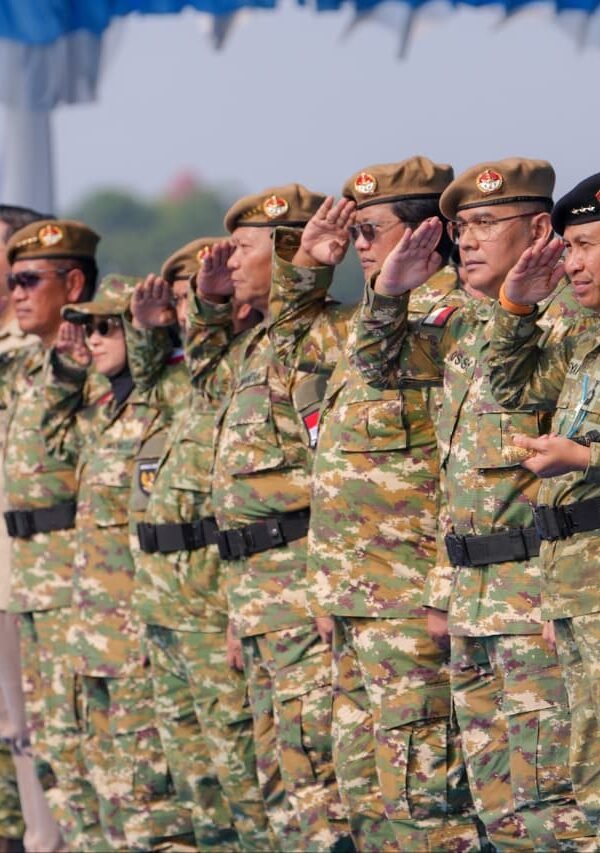 Penutupan Latsarmil Komcad Gelombang I 2026, Wamen Ossy&hellip;
