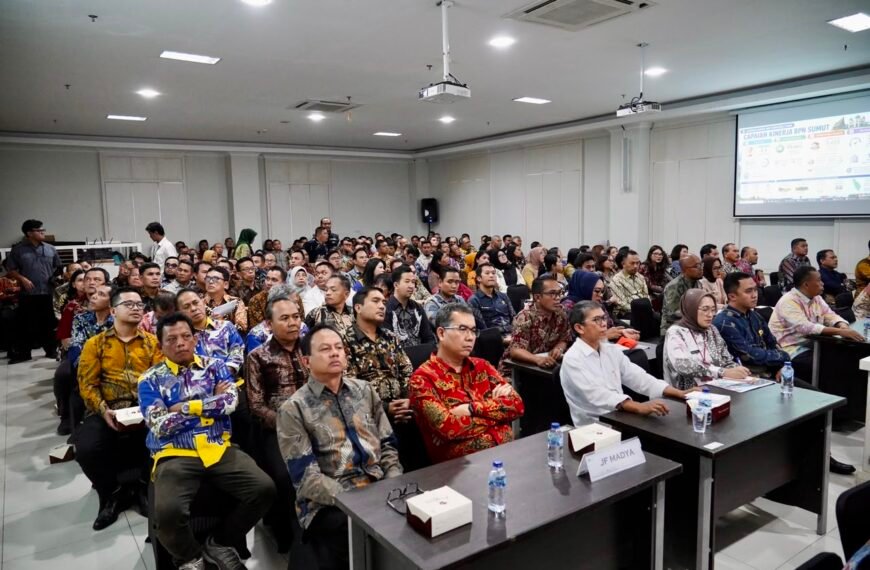 Menteri Nusron Tinjau Kantah Kabupaten Aceh Tamiang Pascabencana…