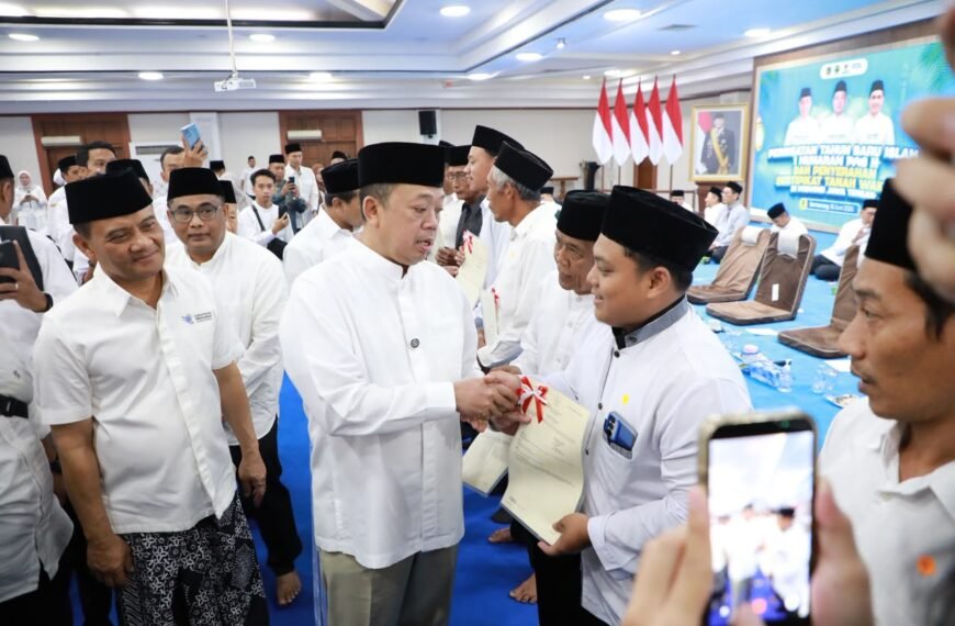 Selembar Sertipikat Menjaga Amanah Tanah Wakaf