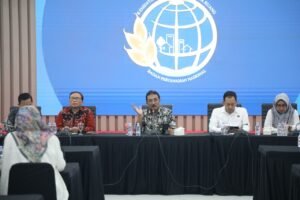 Kumpulkan Seluruh Pejabat Administrator Pusat dan…